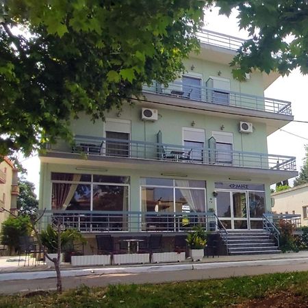 Ermis Hotell Loutra Ipatis Exteriör bild